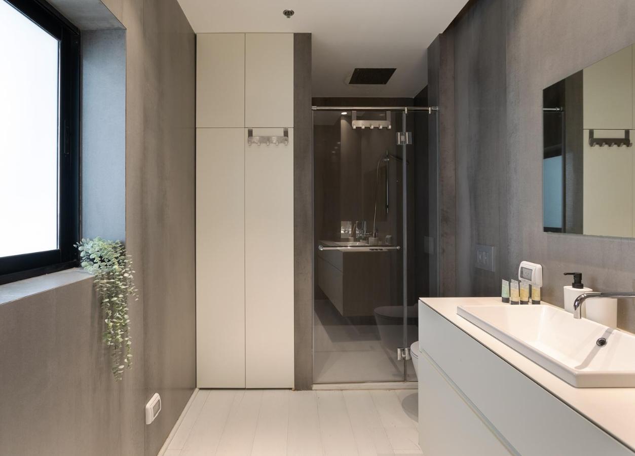 Апартаменты Yalarent Sea-Breeze Penthouse With Jacuzzi Бат-Ям Экстерьер фото