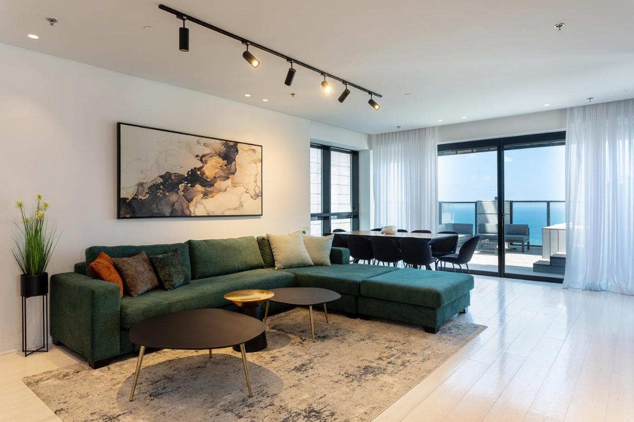 Апартаменты Yalarent Sea-Breeze Penthouse With Jacuzzi Бат-Ям Экстерьер фото